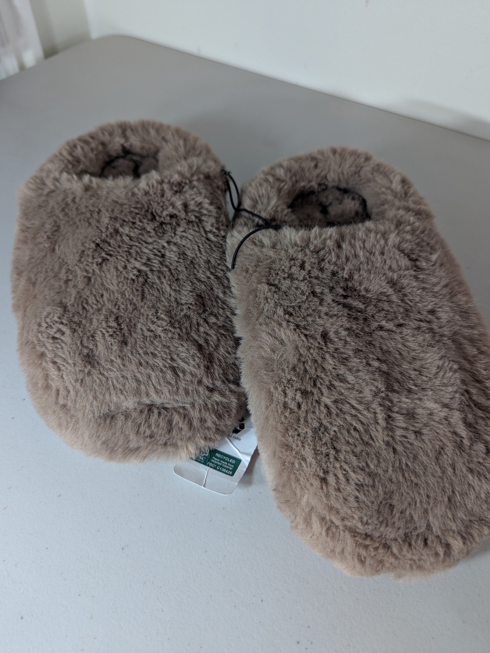 32 Degrees Women's Faux Fur Slippers Brown Cozy Plush House Shoes 7-8 NWT